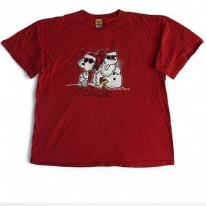 2000s Peanut christmas chillin t-shirt